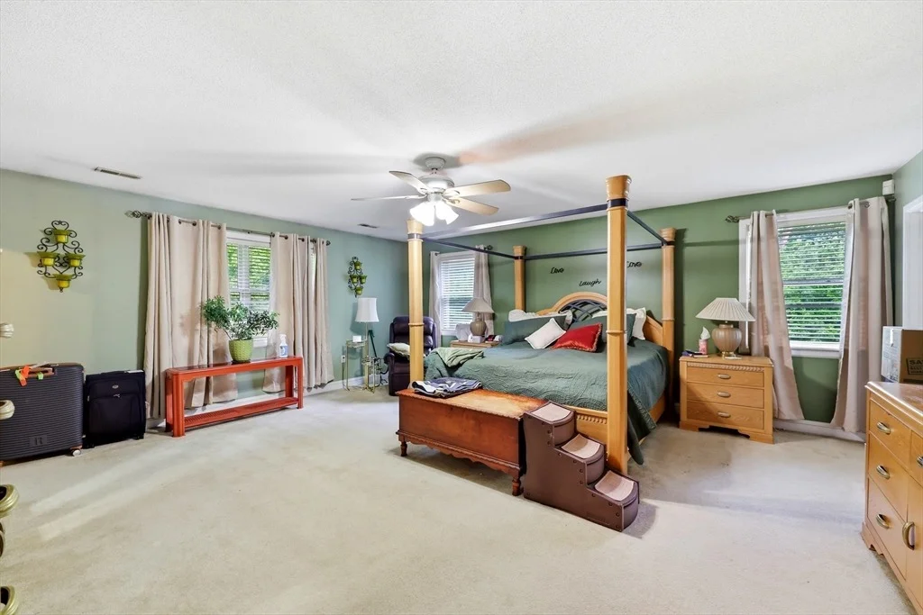 Photo of 10 Lyman Barnes Rd