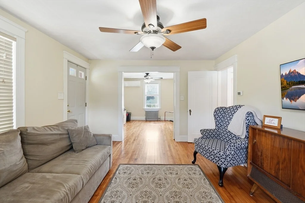 Photo of 161 Boyd St