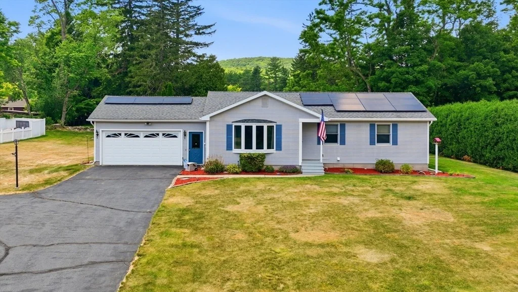 Photo of 15 Tiffany Lane