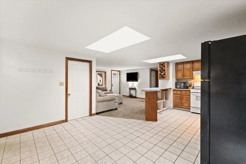 Photo of 40 Sunset Blvd