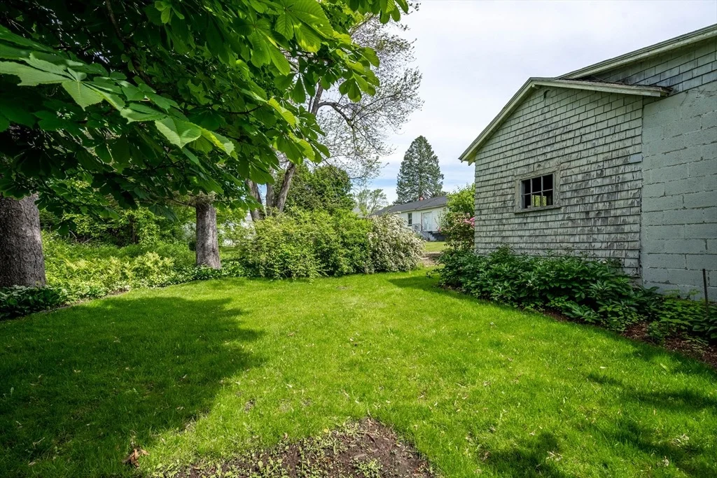Photo of 204 Massasoit Rd