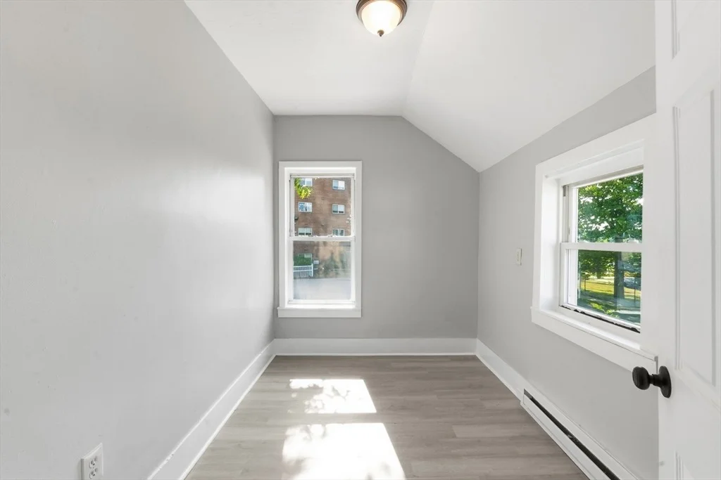 Photo of 2 Ely St