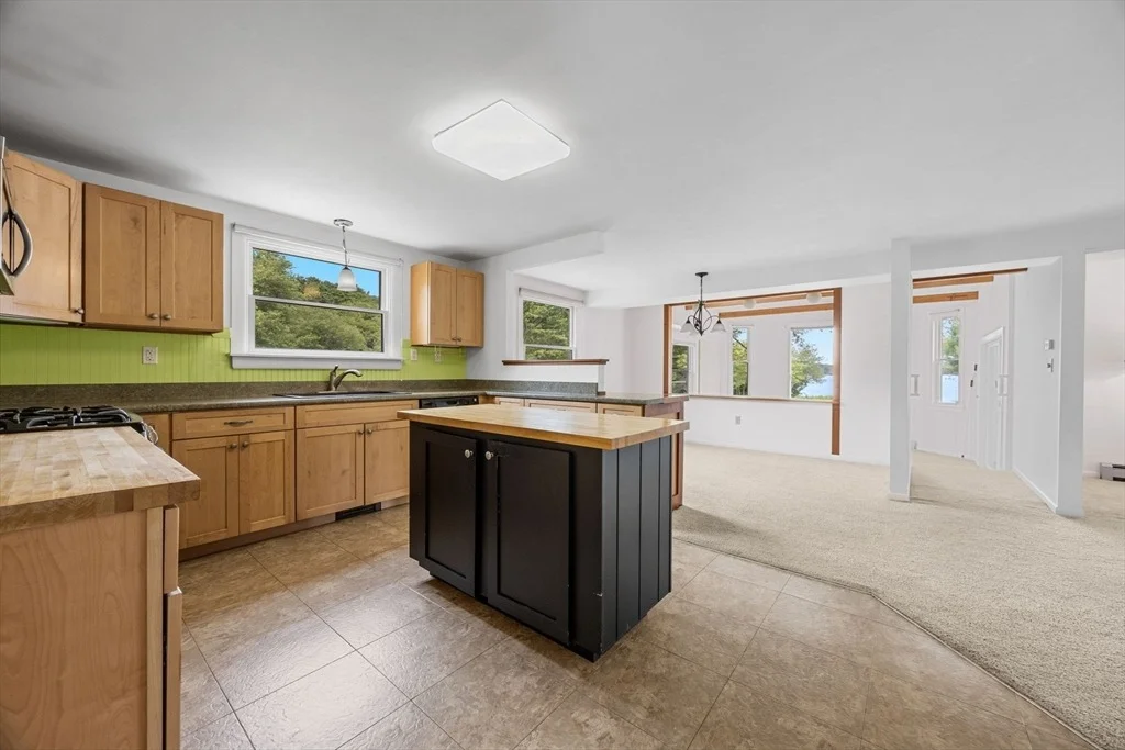 Photo of 418 Massasoit Trail