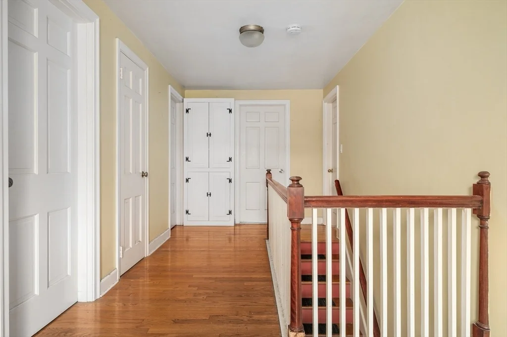 Photo of 1261 Putnam Pike