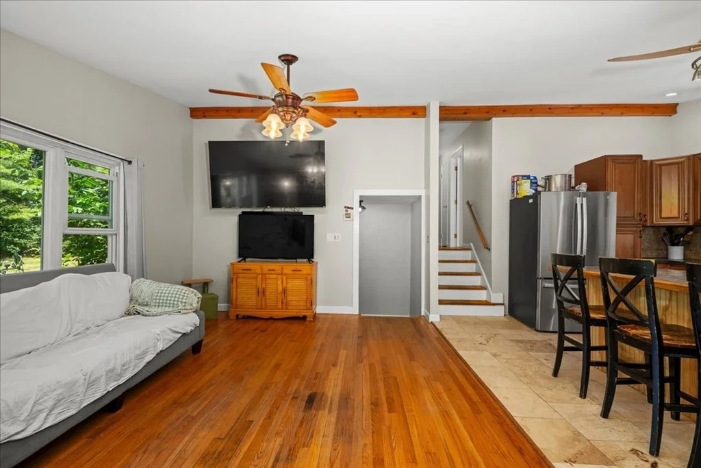 Photo of 237 Boston Rd