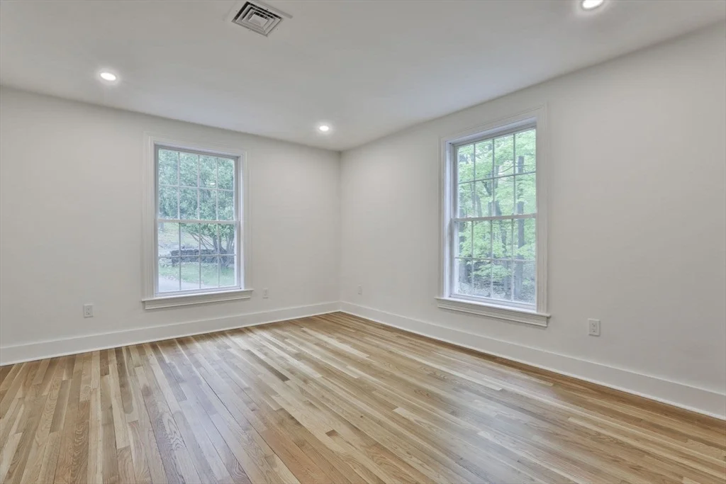 Photo of 576 Grove St