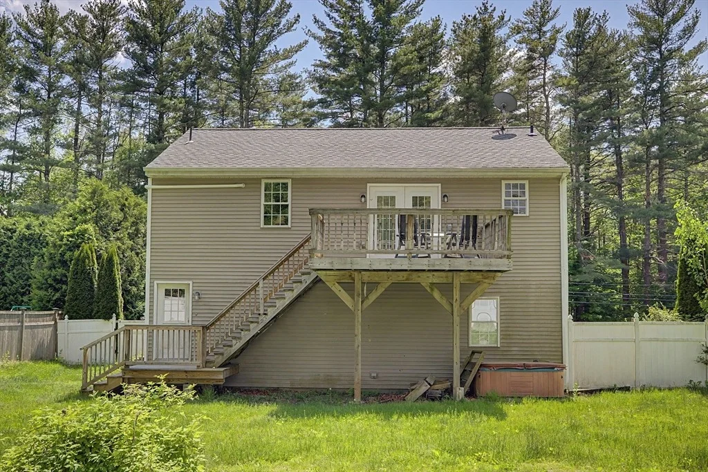 Photo of 195 Westhampton Rd