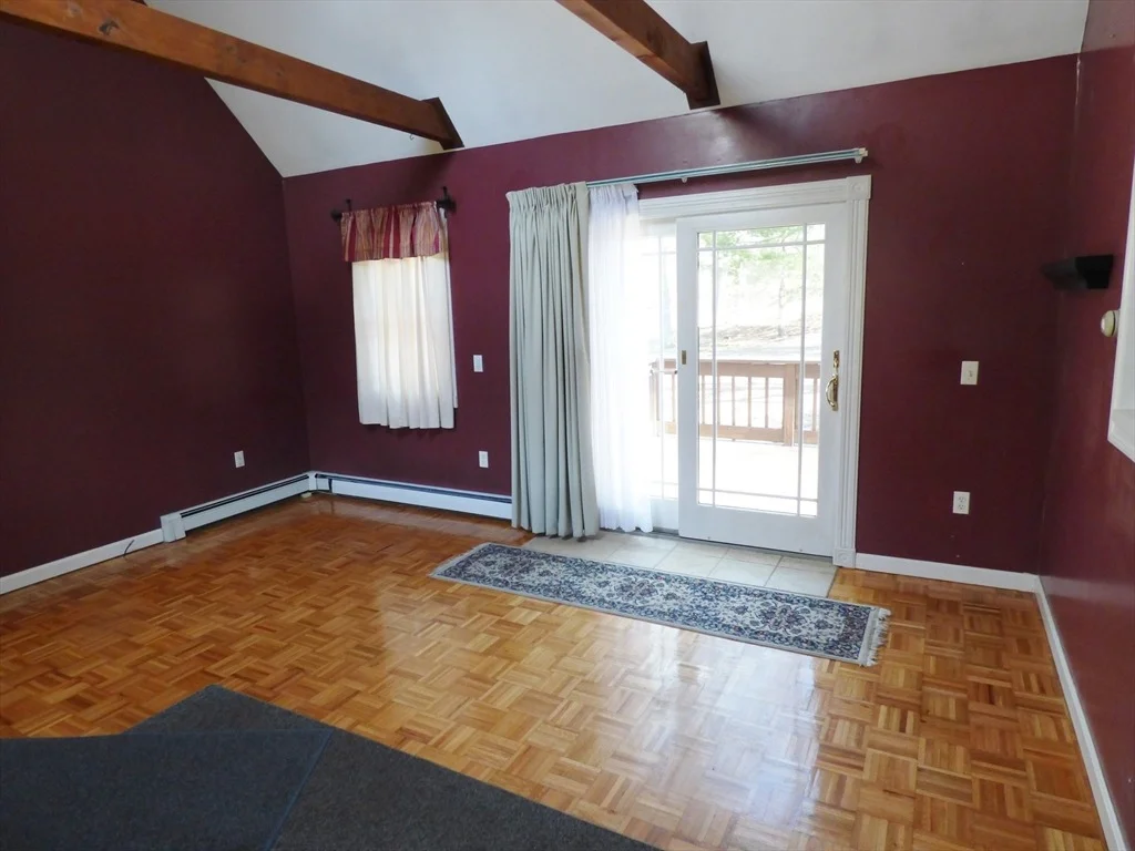 Photo of 33 Lakeview Dr