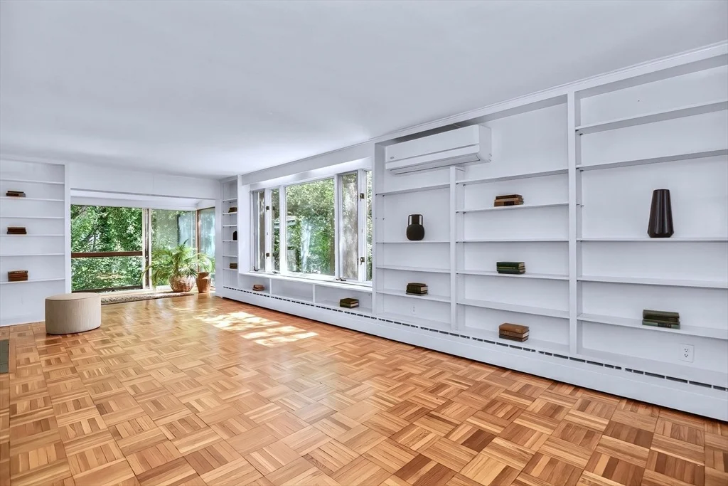 Photo of 115 Juniper Rd