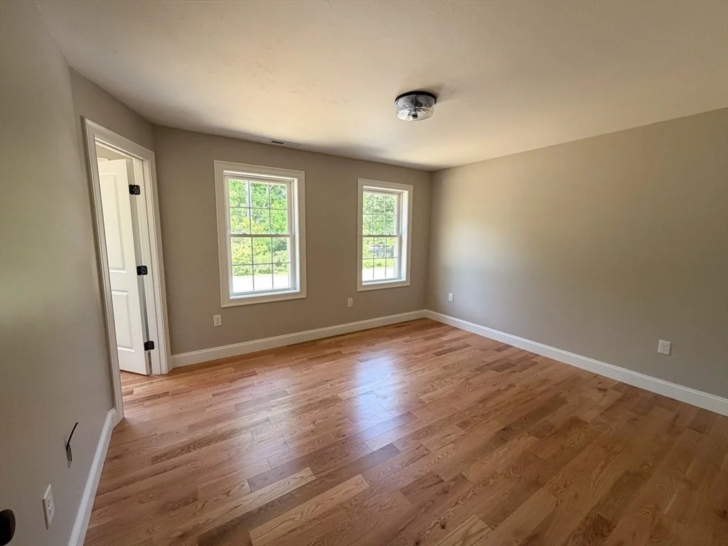 Photo of 555 Neck Road
