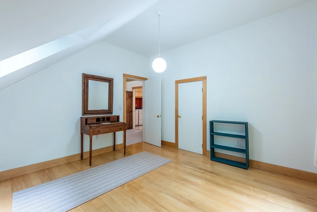 Photo of 71 Morgan Cir