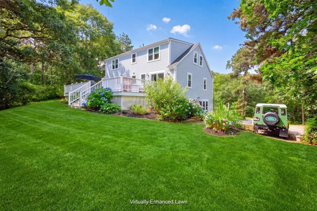 Photo of 25 Marthas Ln