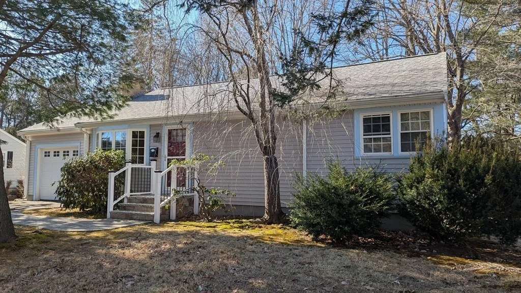 Photo of 241 Edgewater Drive