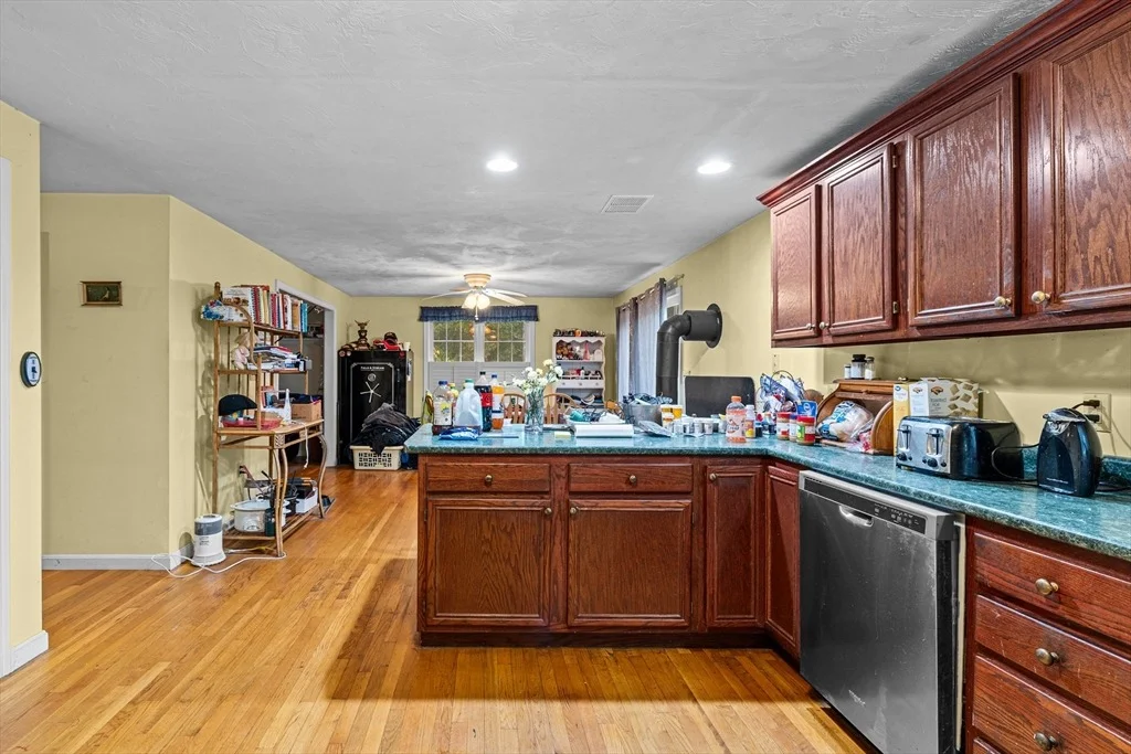 Photo of 77 Millstone Ln