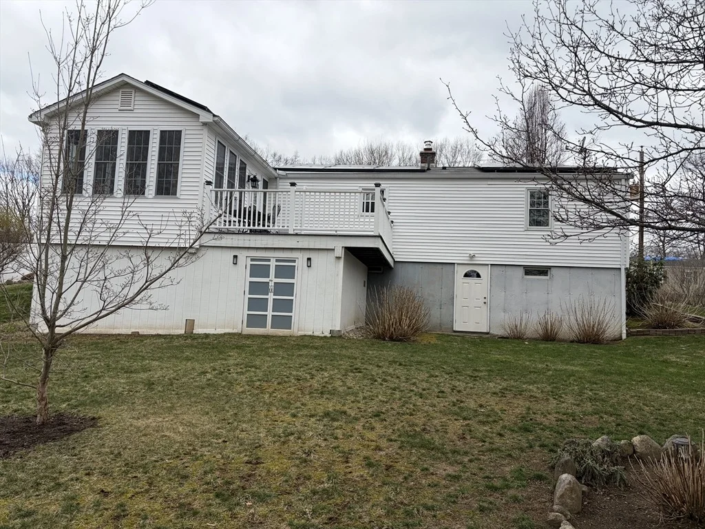 Photo of 327 Brookside Cir