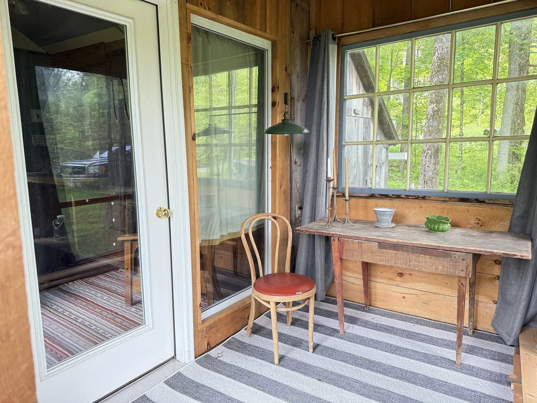 Photo of 1069 West Road
