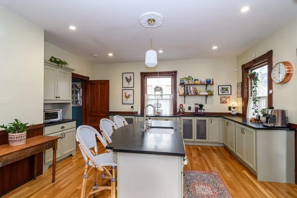 Photo of 16 Alexander St