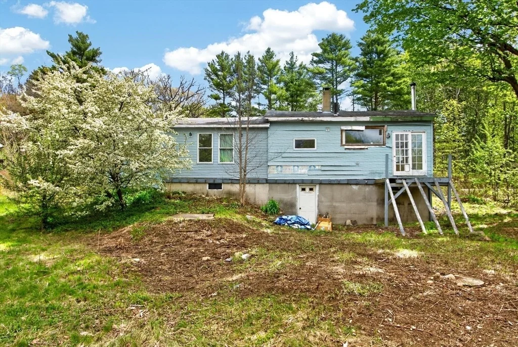 Photo of 1673 Petersham Rd