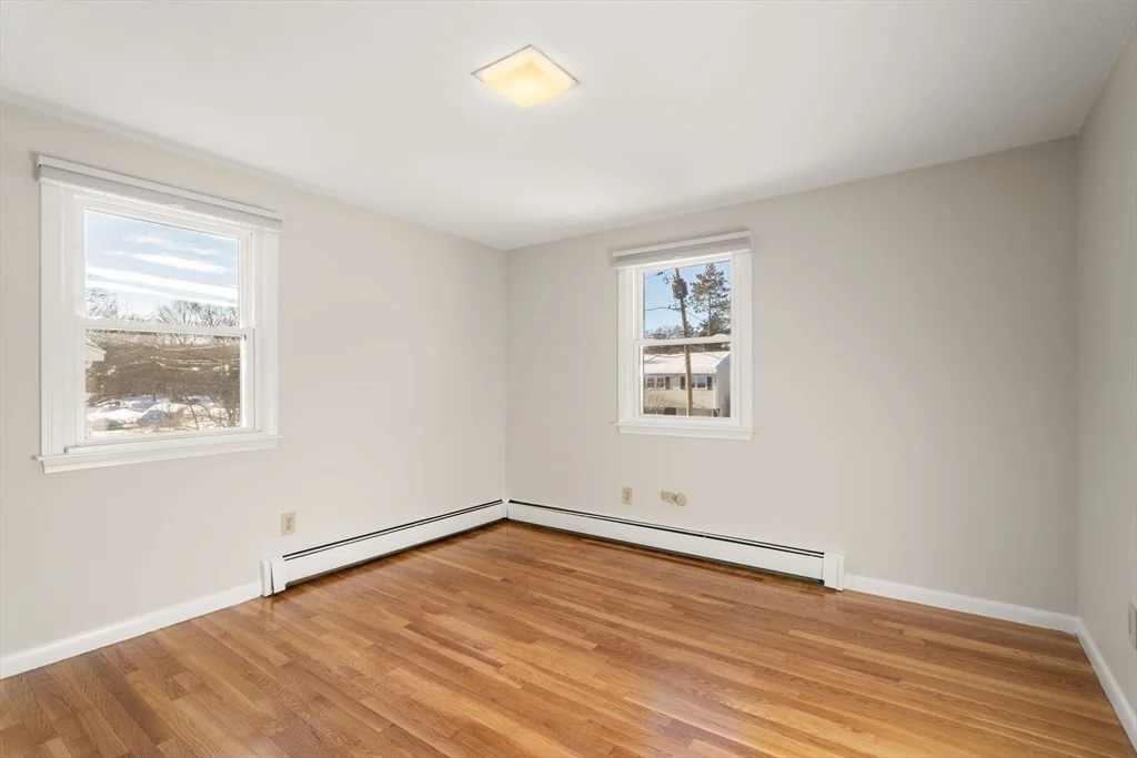Photo of 56 Greenleaf Cir