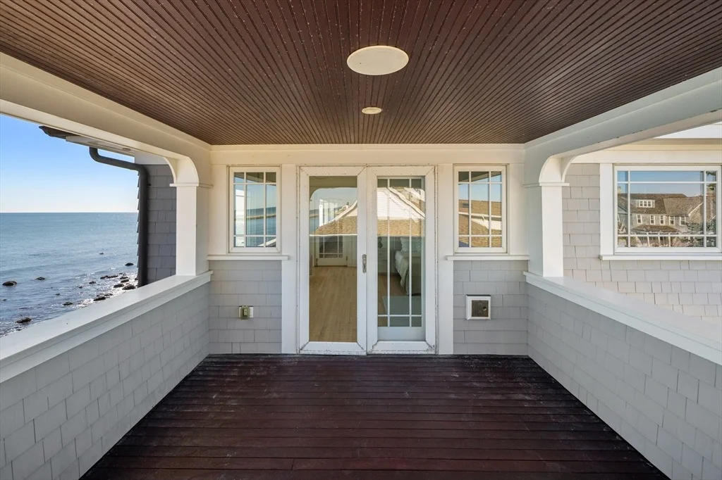 Photo of 21 Circuit Avenue