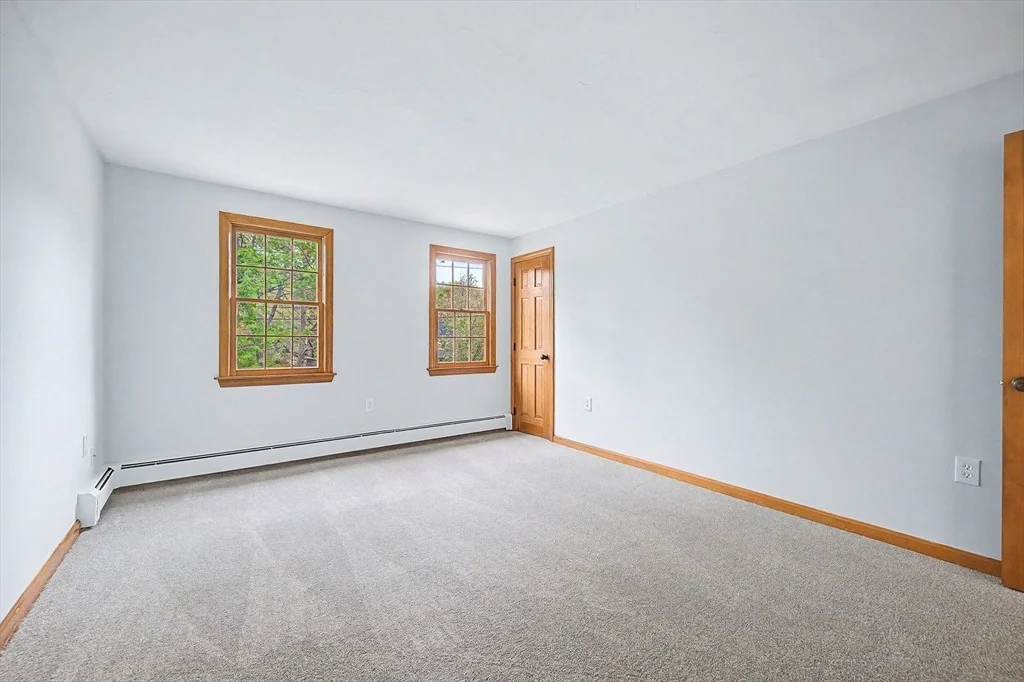 Photo of 8 Thomas Dr