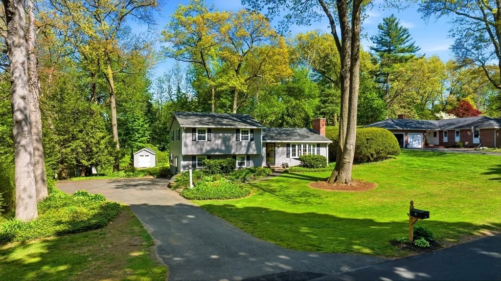 Photo of 9 Meadowbrook Drive