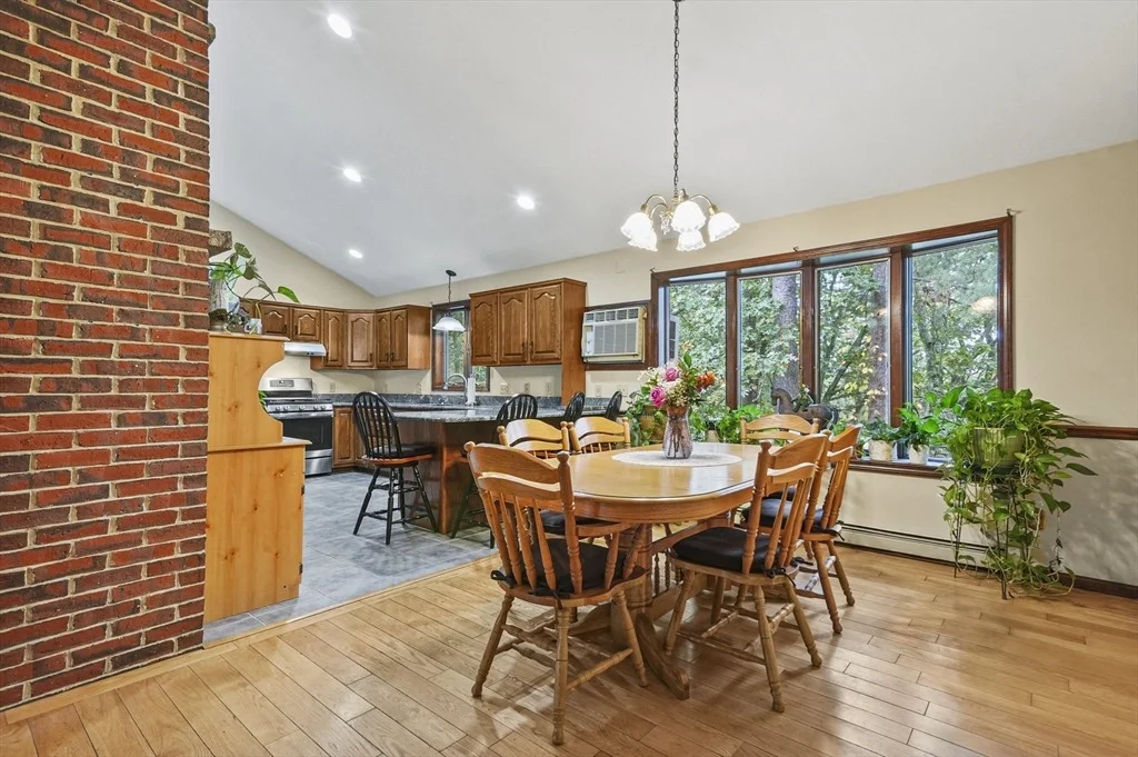 Photo of 28 Beacon Street