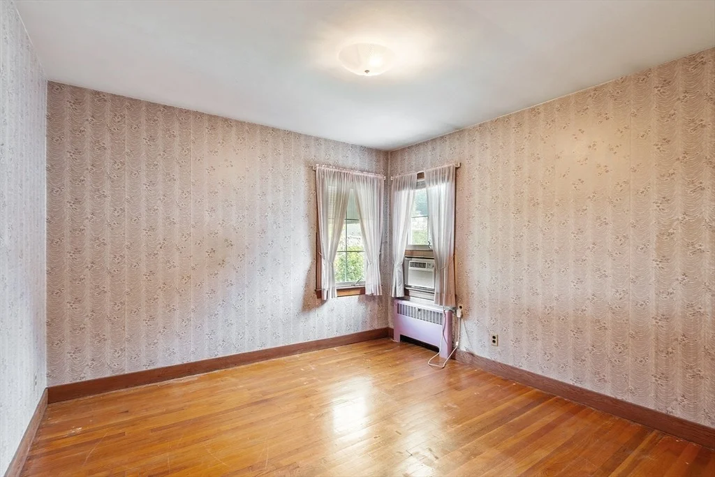 Photo of 2 Oaklandvale Avenue