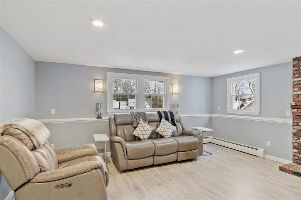 Photo of 11 Ethelyn Cir