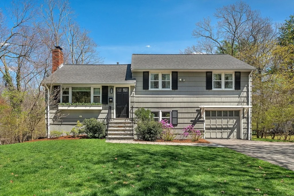 Photo of 72 Oakcrest Rd