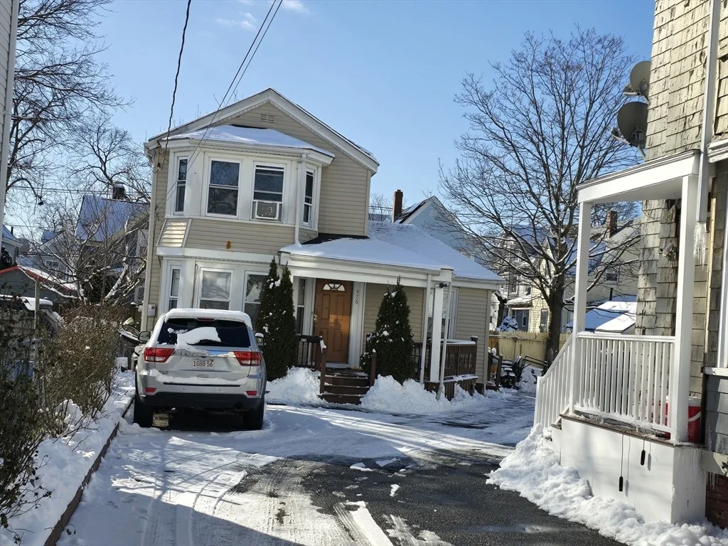 Photo of 476 Chatham