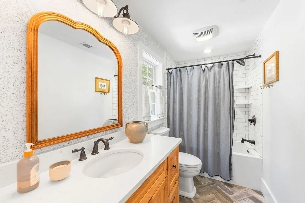 Photo of 40 Kinsley Ln