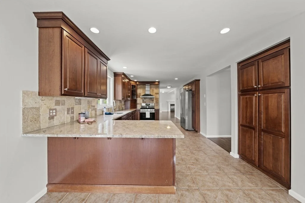 Photo of 8 Woods Hill Cir