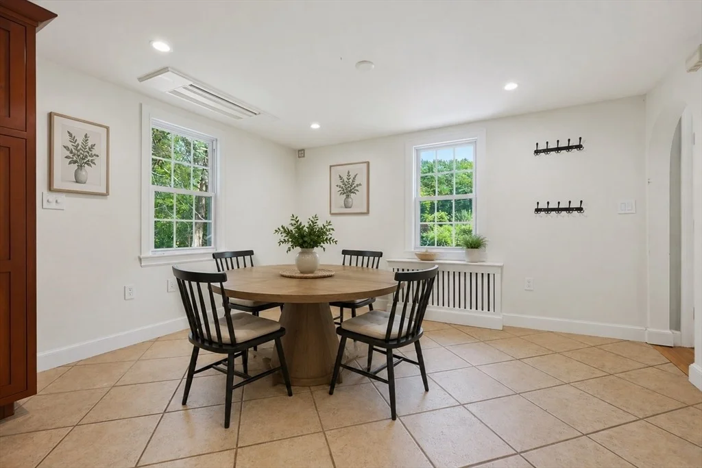 Photo of 50 Rustic Rd
