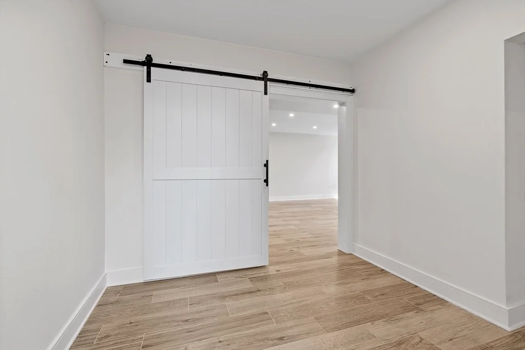 Photo of 5 Colonial Rd