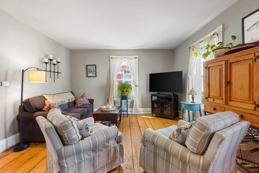 Photo of 3 Cottage St