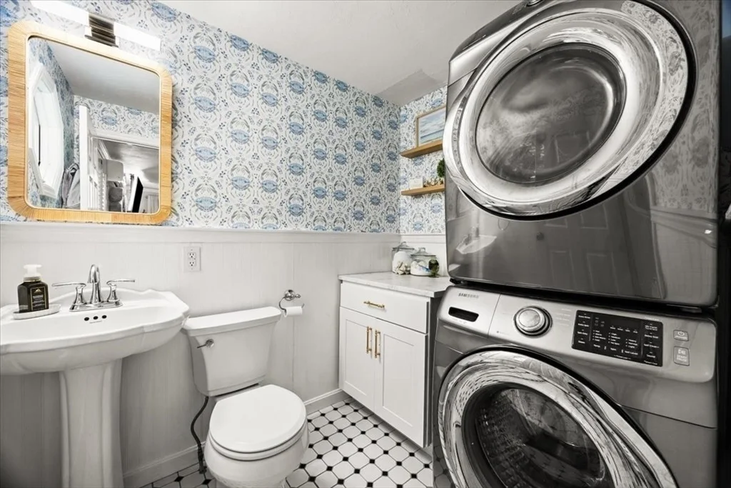 Photo of 758 King St