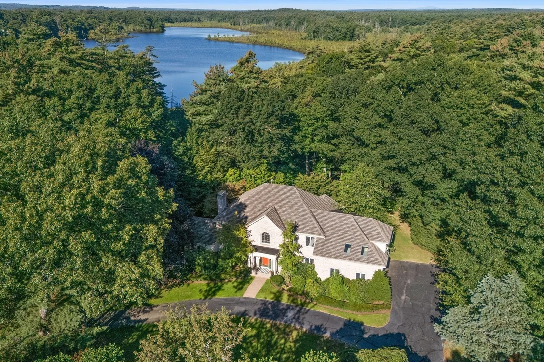 Photo of 4 Webster Cir