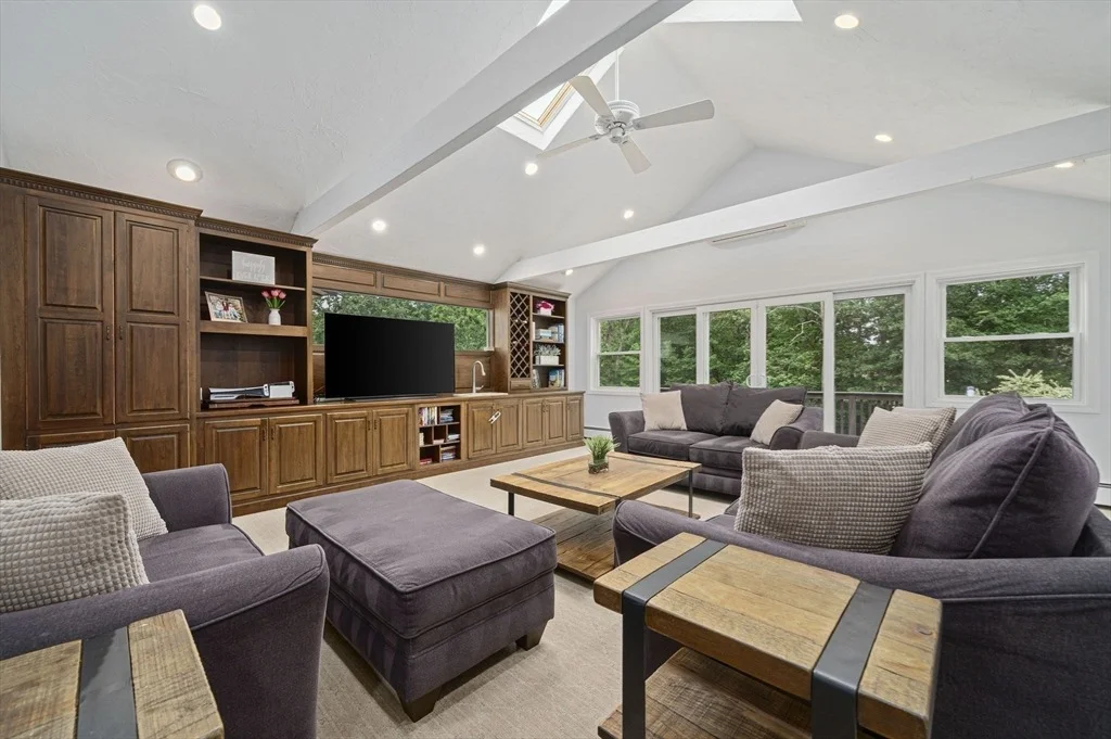 Photo of 42 Eisenhower Dr