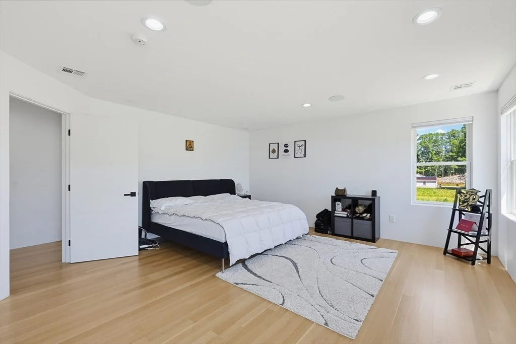 Photo of 2 Vine St