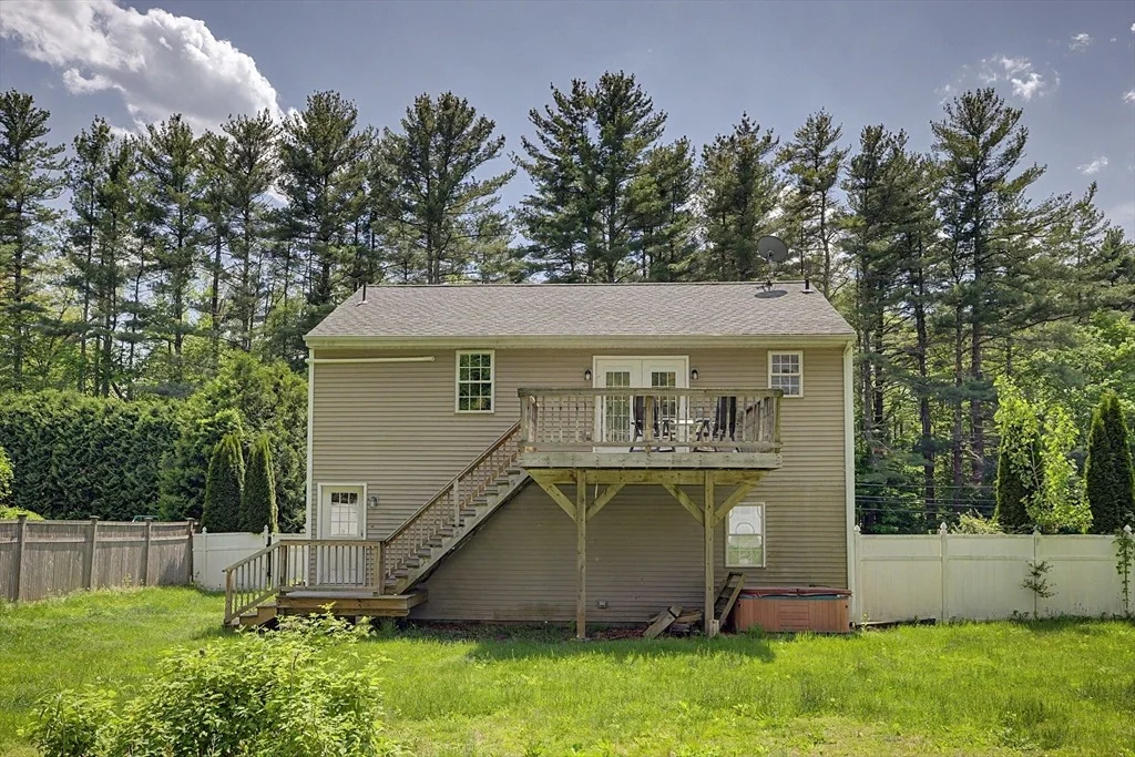 Photo of 195 Westhampton Rd