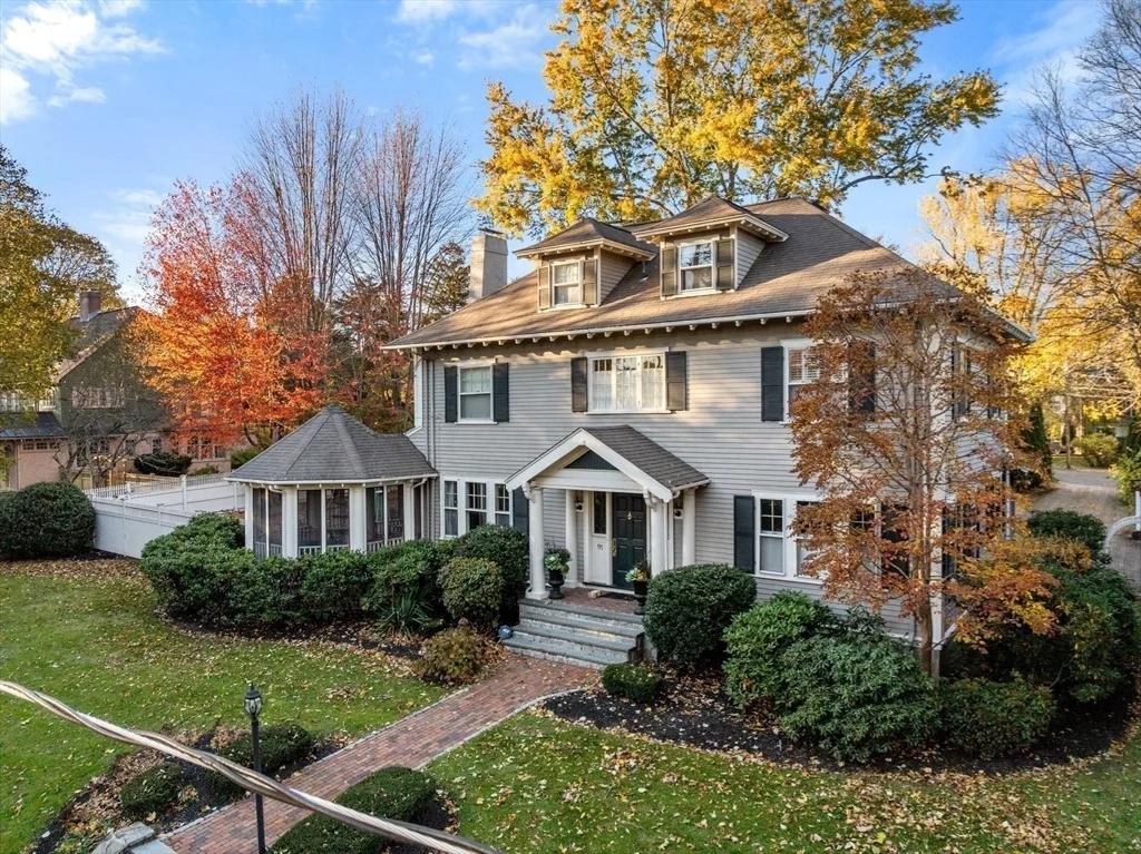 Photo of 91 Waban Ave