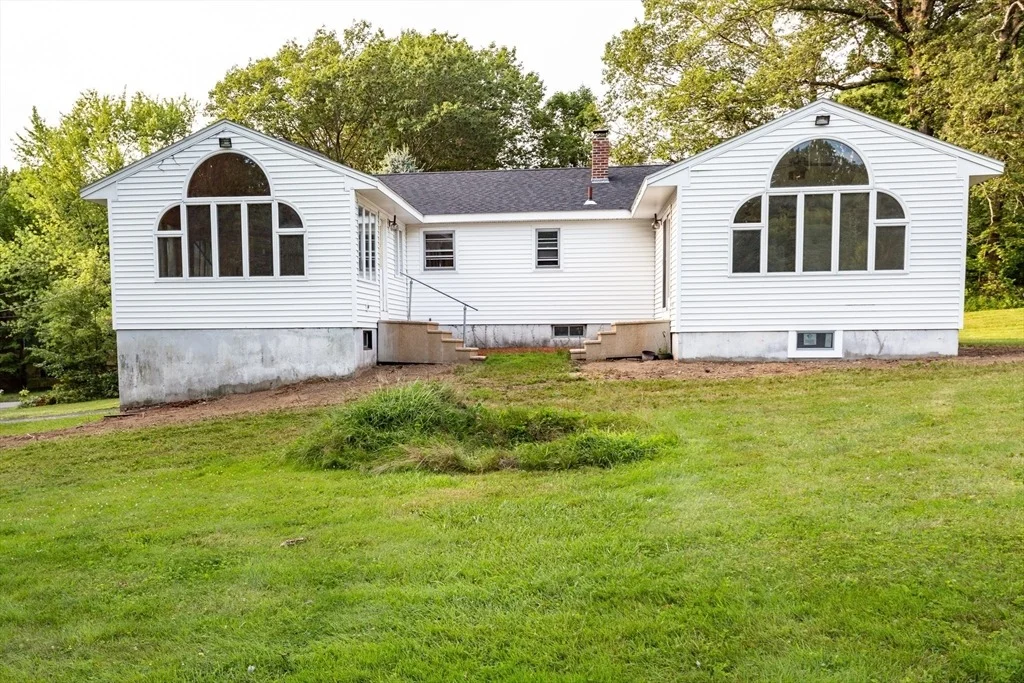 Photo of 1102 East Rd