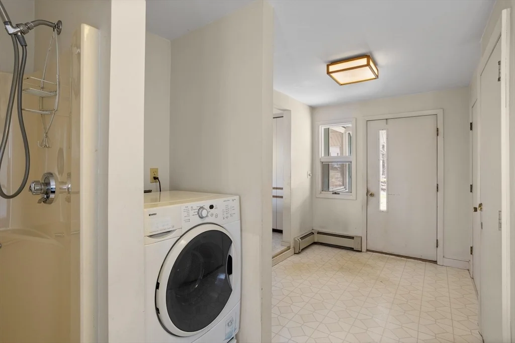 Photo of 88 Lakeview Rd