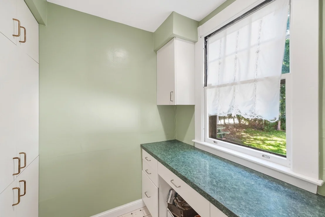Photo of 98 Bellevue Ave