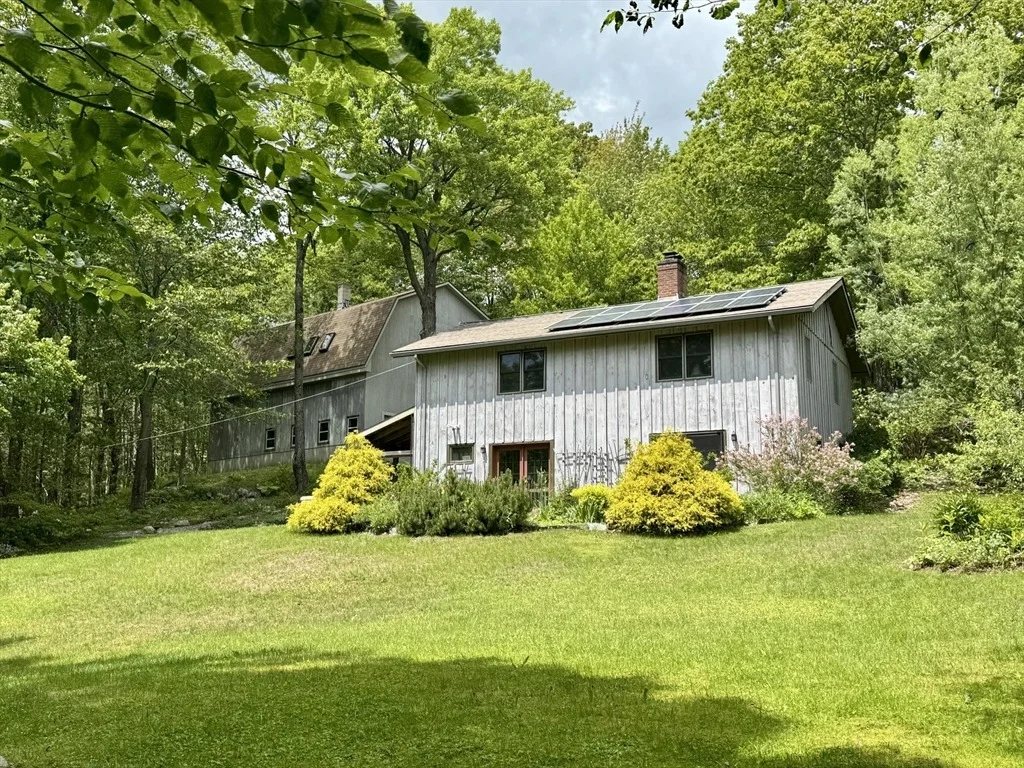 Photo of 1450 West Road
