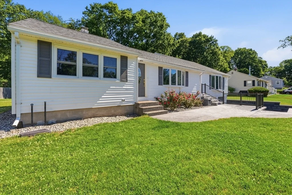Photo of 9 Pine Dr