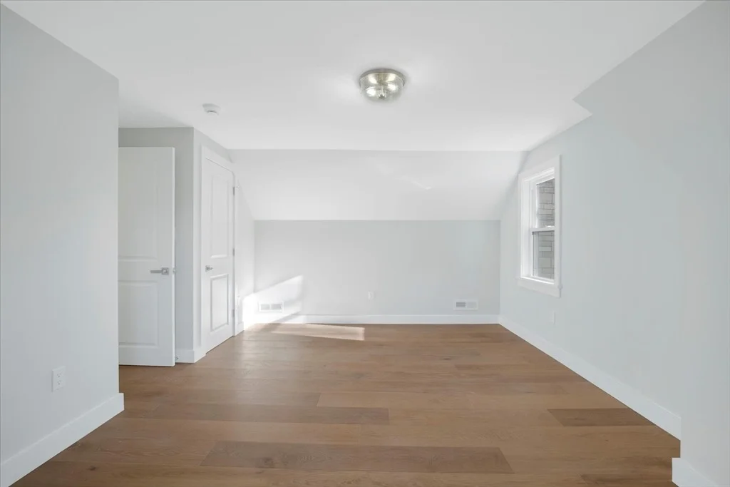 Photo of 38 Conlyn Ave