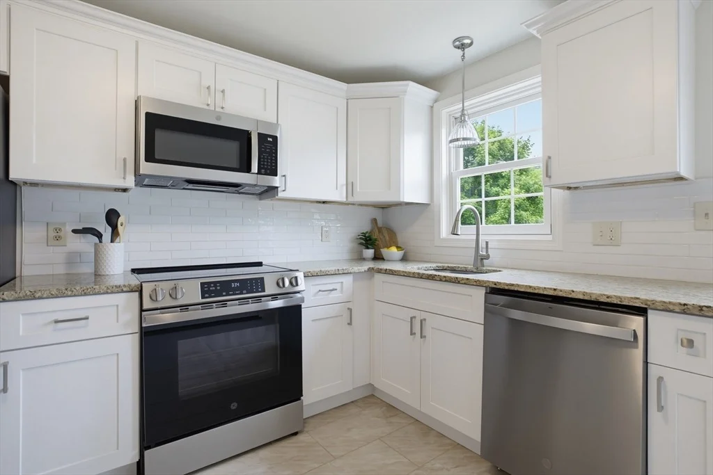 Photo of 290 Bemis Rd