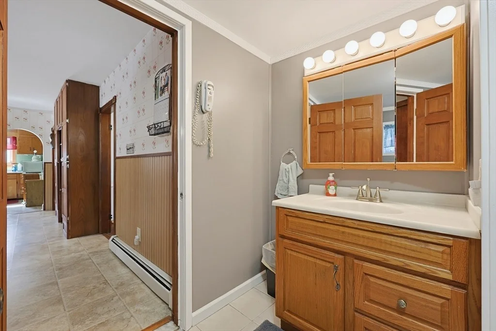 Photo of 16 Lakeview St
